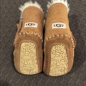 Caden uggs SMALL
